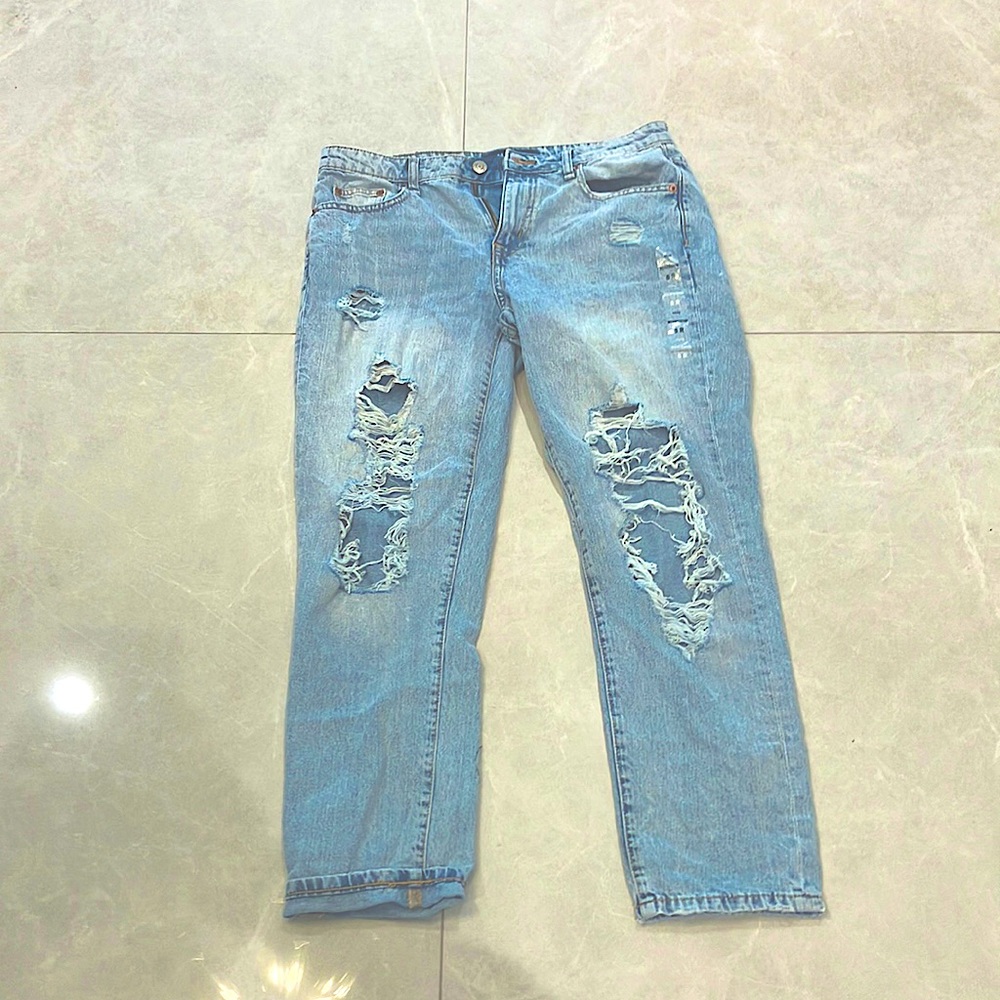 Women’s Jeans
Size:8 
Brand: express 
Color: blue
Used
$25